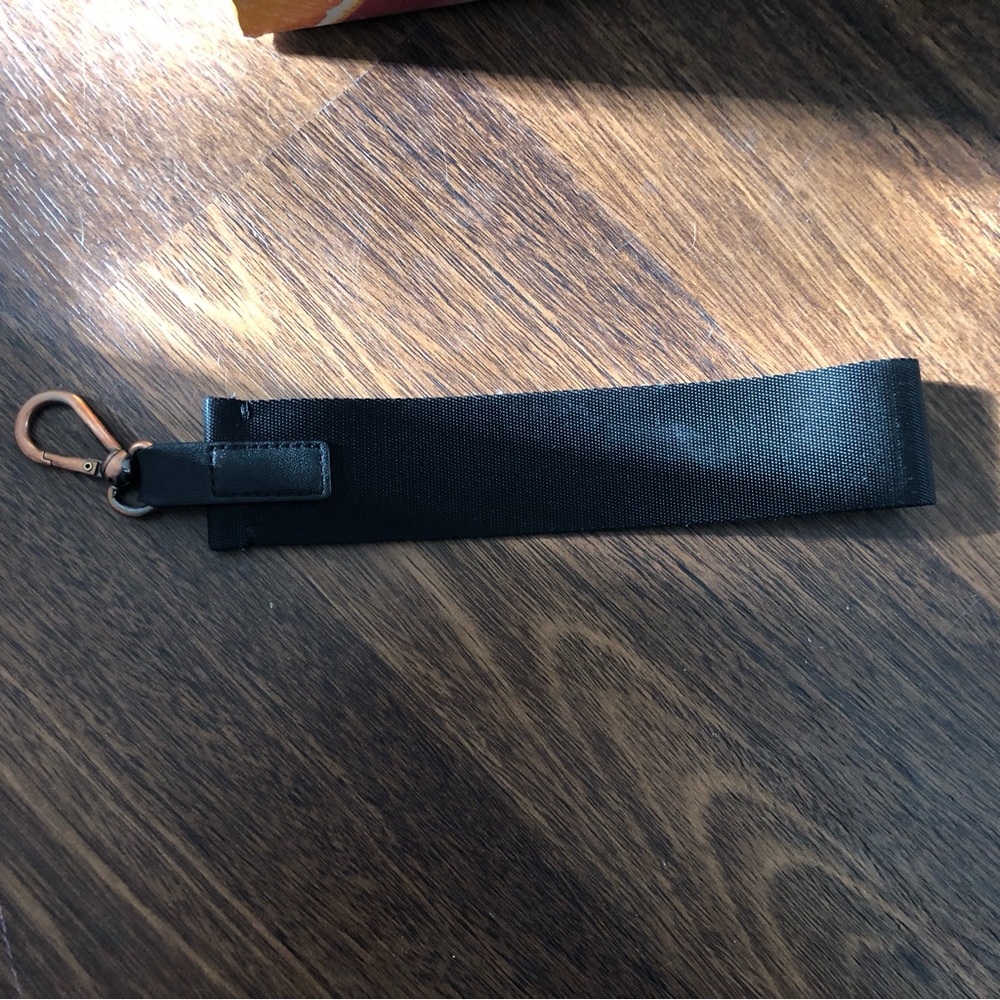 Lululemon OG Never Lost Key Chain - Picture 3 of 4